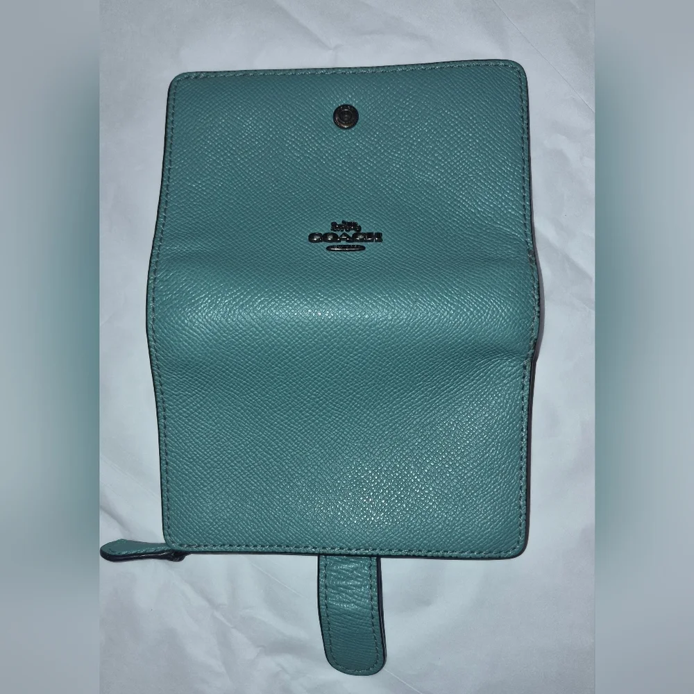 Coach Teal Small Leather Wallet - Coach Logo - Picture 3 of 13
